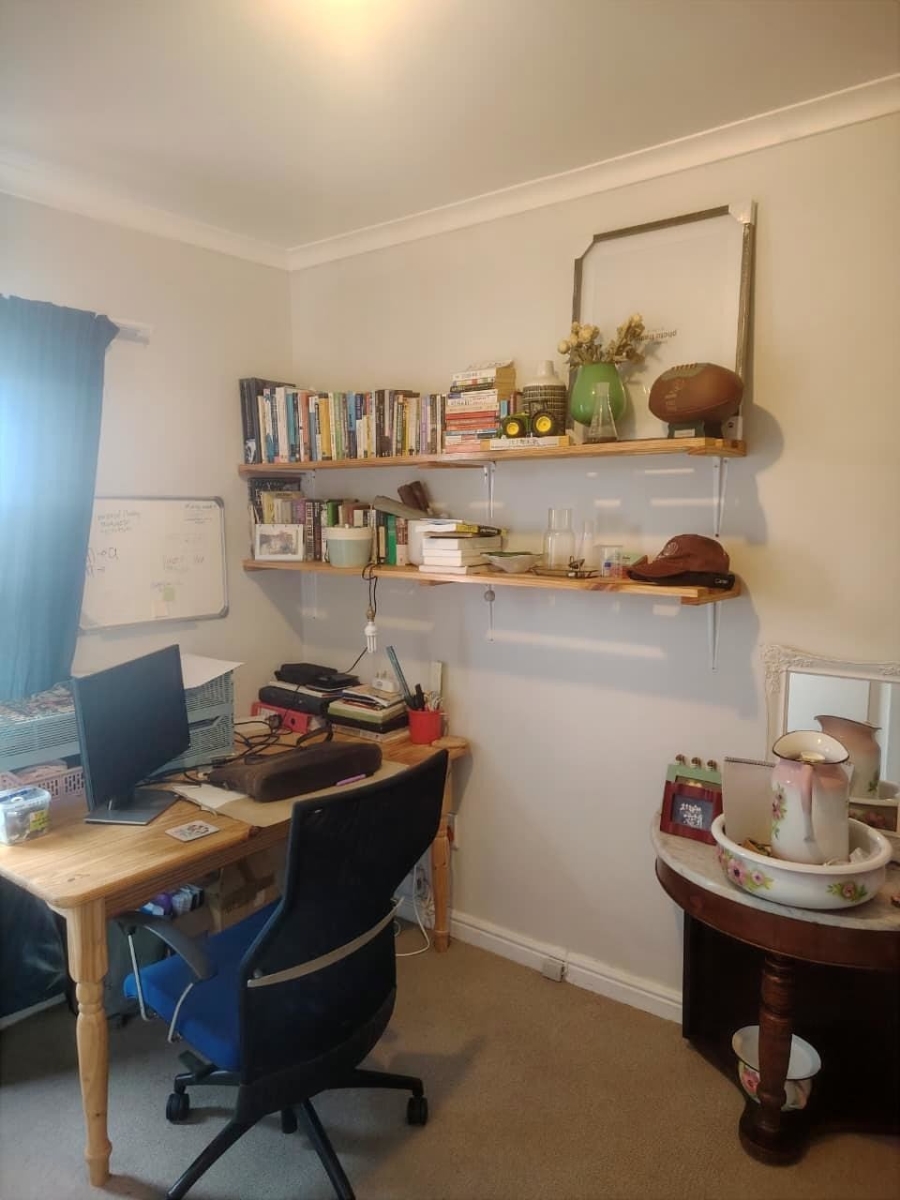 3 Bedroom Property for Sale in The Crest Western Cape